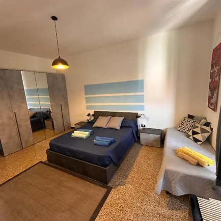 Apartment Via Giuseppe Palomba 18 *