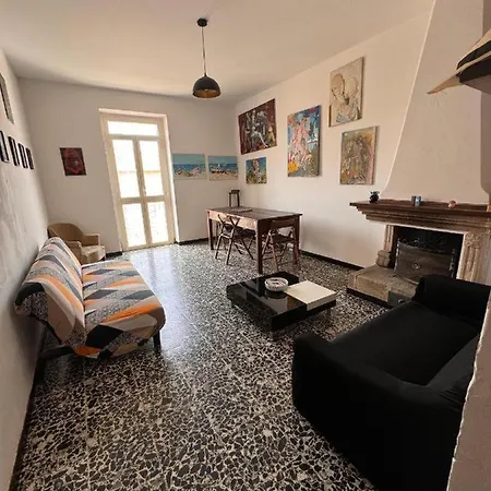 Via Giuseppe Palomba 18